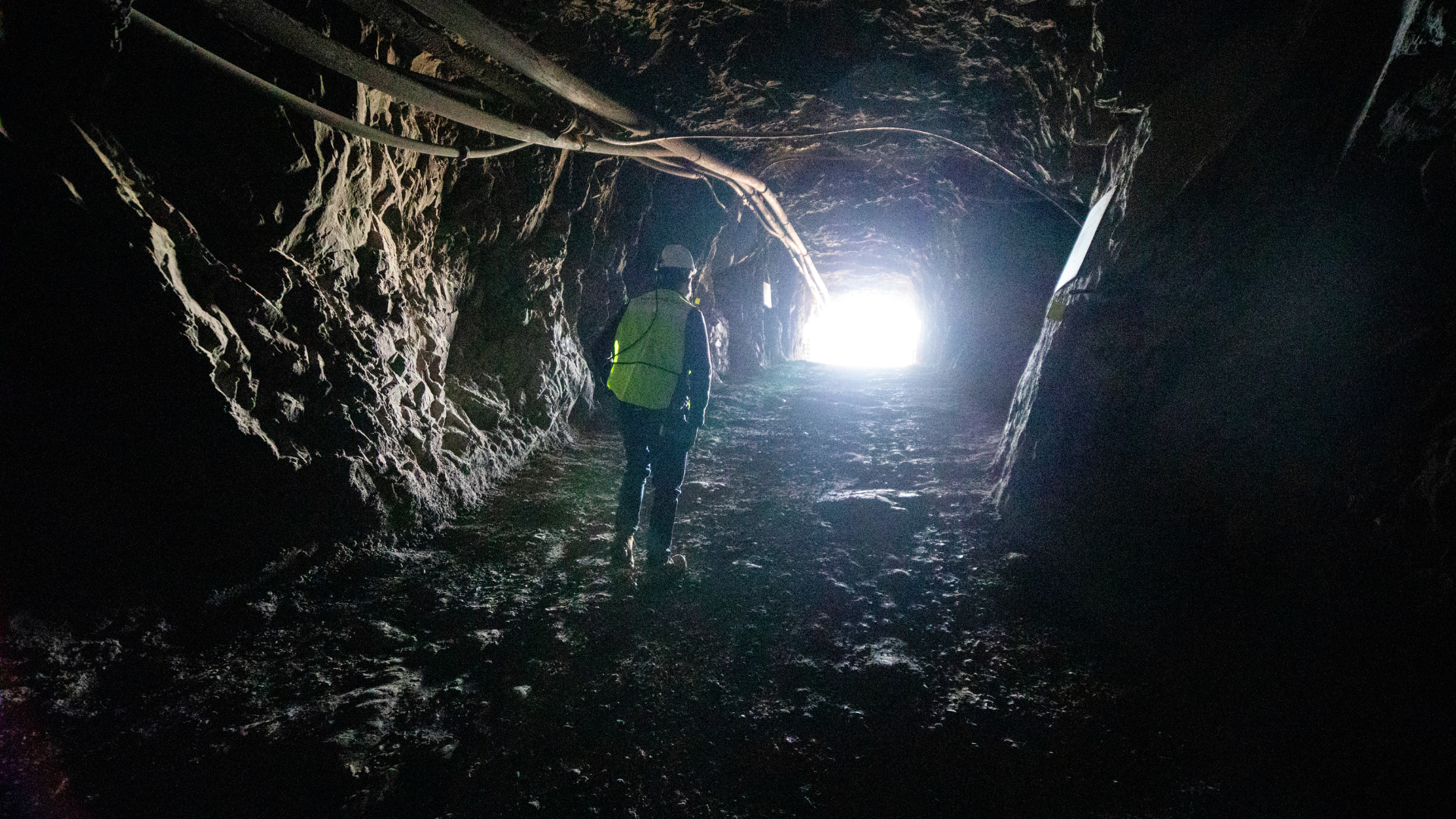 Underground mine tunnel operations